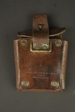 Casque anglais MkI, ceinture en web et cartouchière. British MkI helmet, web belt and ammunition pouch — miniature 5