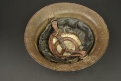 Casque anglais MkI nominatif. Named British MkI helmet — miniature 5