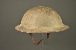 Casque anglais MkI nominatif. Named British MkI helmet — miniature 6