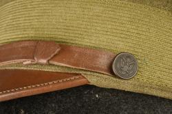 Casquette d'officier américain et paire de jumelles. American officer’s visor cap and pair of binoculars — miniature 10