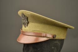Casquette d'officier américain et paire de jumelles. American officer’s visor cap and pair of binoculars — miniature 13