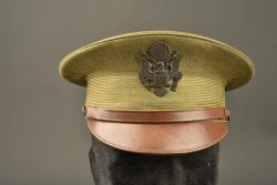 Casquette d'officier américain et paire de jumelles. American officer’s visor cap and pair of binoculars — miniature 15