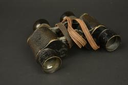 Casquette d'officier américain et paire de jumelles. American officer’s visor cap and pair of binoculars — miniature 6
