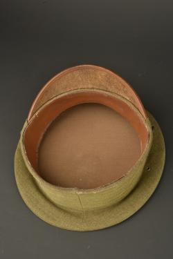 Casquette d'officier américain et paire de jumelles. American officer’s visor cap and pair of binoculars — miniature 8